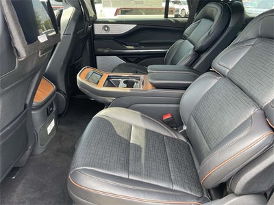 2025 Lincoln Navigator Lincoln Black Label