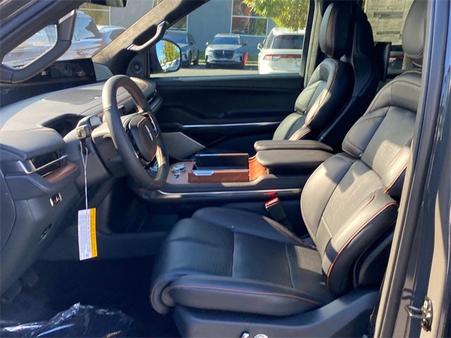 2025 Lincoln Navigator Lincoln Black Label-L