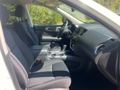 2019 Nissan Pathfinder SV
