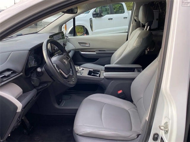 2021 Toyota Sienna XLE 8 Passenger