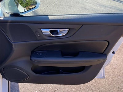 2020 Volvo S60 T5 Momentum