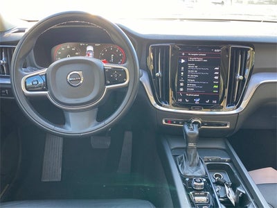 2020 Volvo S60 T5 Momentum