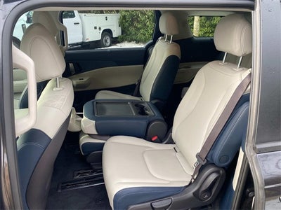 2025 Kia Carnival EX