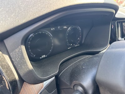 2021 Volvo XC60 T5 Momentum