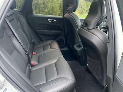 2021 Volvo XC60 T5 Momentum