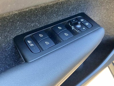 2021 Volvo XC40 Momentum