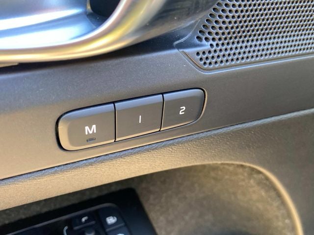 2021 Volvo XC40 Momentum