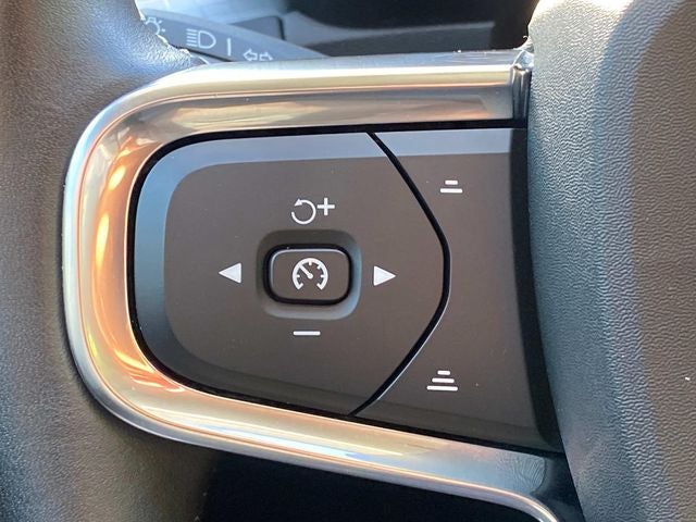 2021 Volvo XC40 Momentum