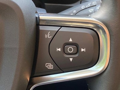 2021 Volvo XC40 Momentum