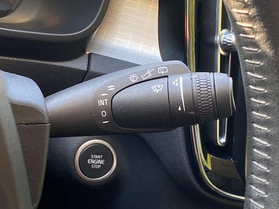 2021 Volvo XC40 Momentum