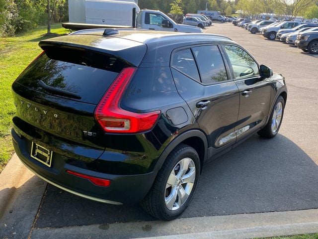 2021 Volvo XC40 Momentum