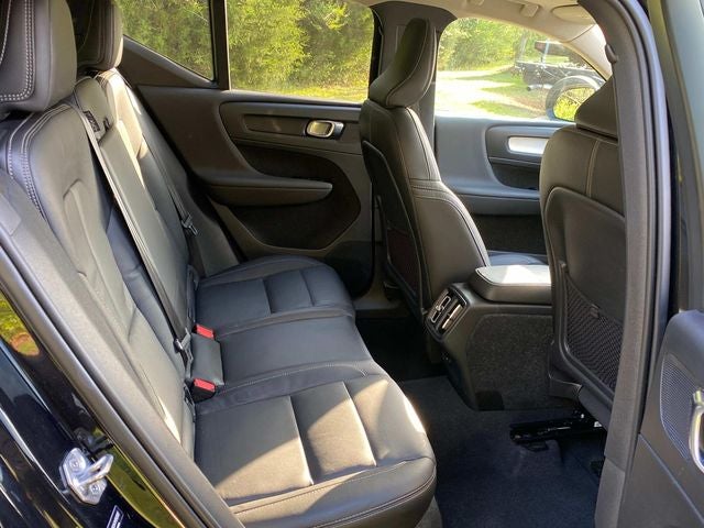 2021 Volvo XC40 Momentum