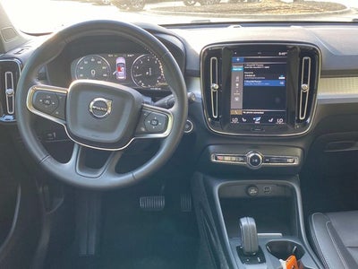 2021 Volvo XC40 Momentum