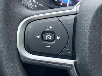 2022 Volvo XC60 B5 Momentum