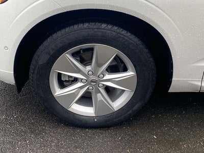2022 Volvo XC60 B5 Momentum
