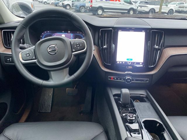 2022 Volvo XC60 B5 Momentum