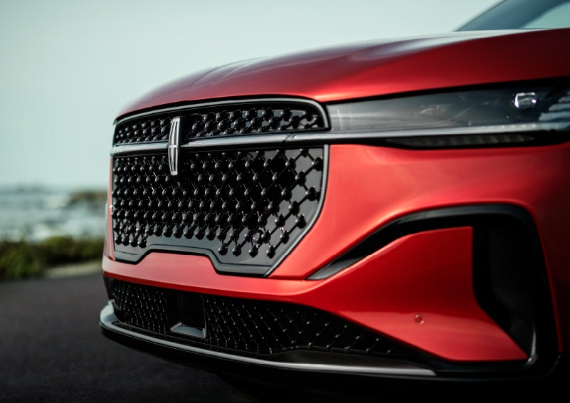 The sleek grille of a 2025 Lincoln Nautilus® SUV with the available Jet Appearance Package makes a bold statement. | Mark Ficken Lincoln in Charlotte NC